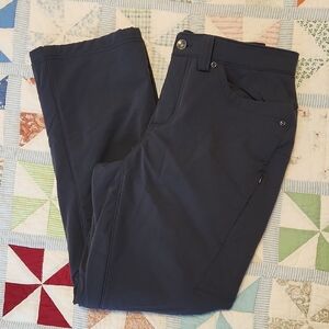 Duluth Trading Co Women's Dark Blue Fleece Lined Pants, size 10, 29 inch inseam